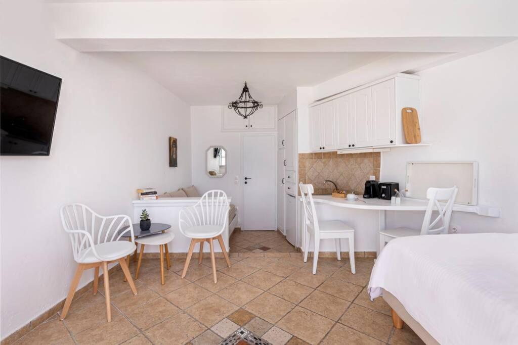 Calderas Hug & Panoramic Sea View - 3 Lux Suites Imerovigli  Zewnętrze zdjęcie