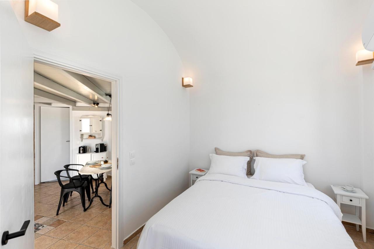 Calderas Hug & Panoramic Sea View - 3 Lux Suites Imerovigli  Zewnętrze zdjęcie